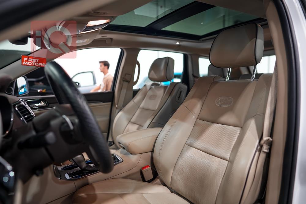 جیپ گراند شیرۆکی